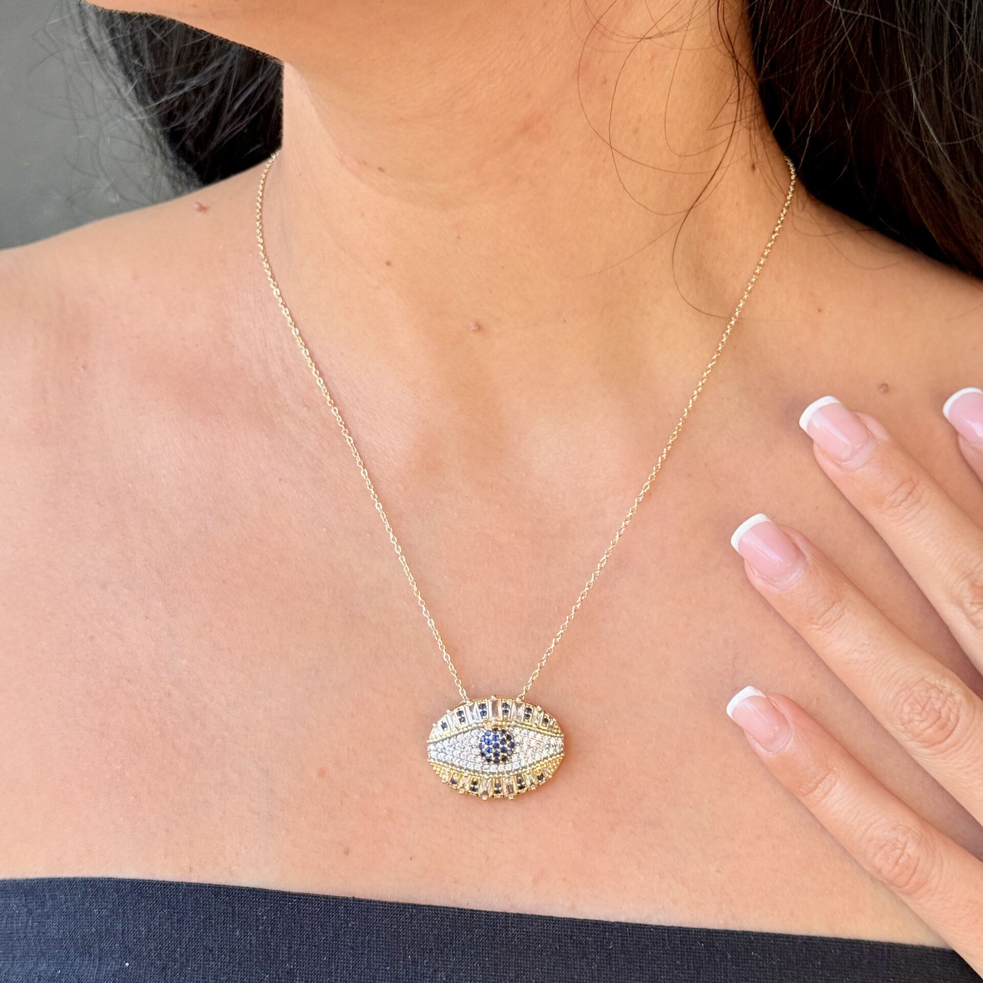 Kare Göz Detay Zirkon Taşlı Kolye Gold