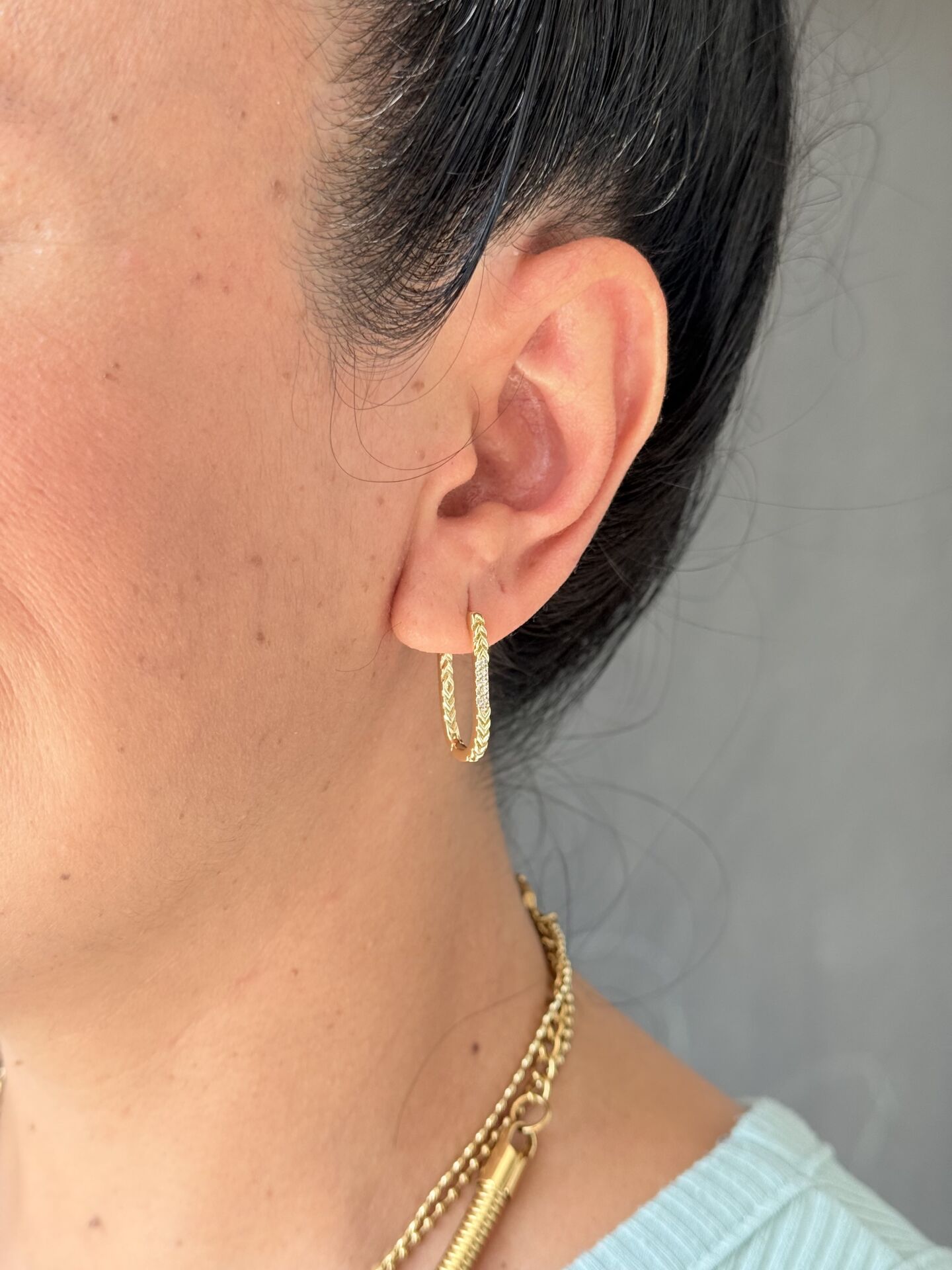 Oval Zirkon Taşlı Vip Küpe Gold