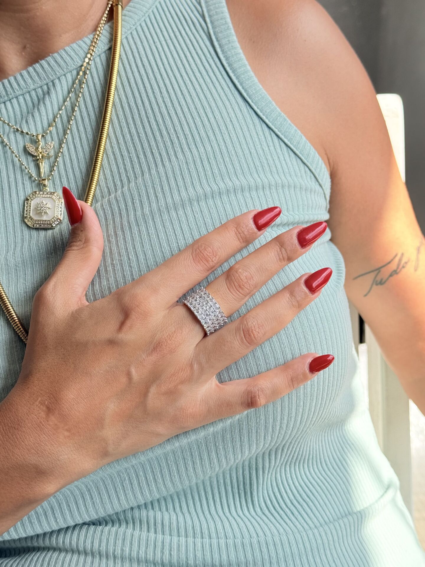 Sıra Taşlı Zirkon Vip Yüzük Gold