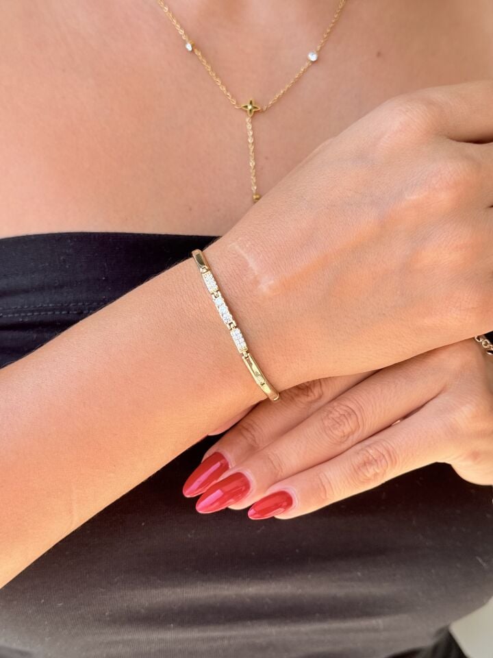 Sıra Taşlı Vip Bileklik Zirkon Gold