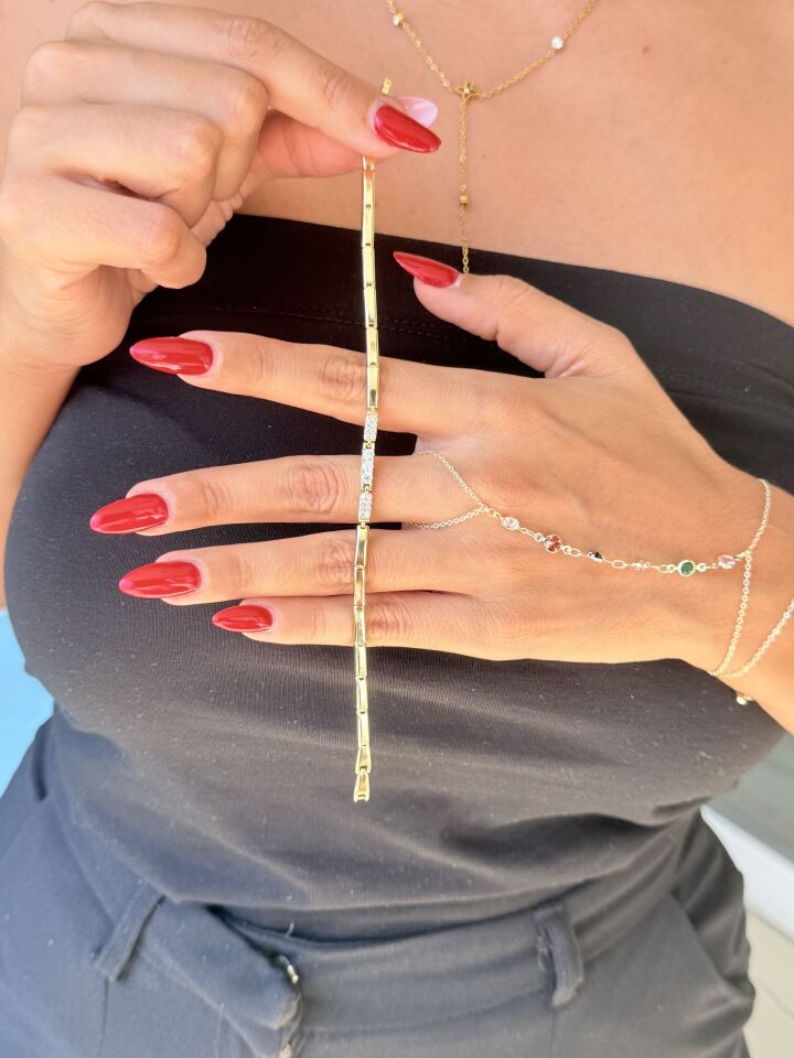 Sıra Taşlı Vip Bileklik Zirkon Gold