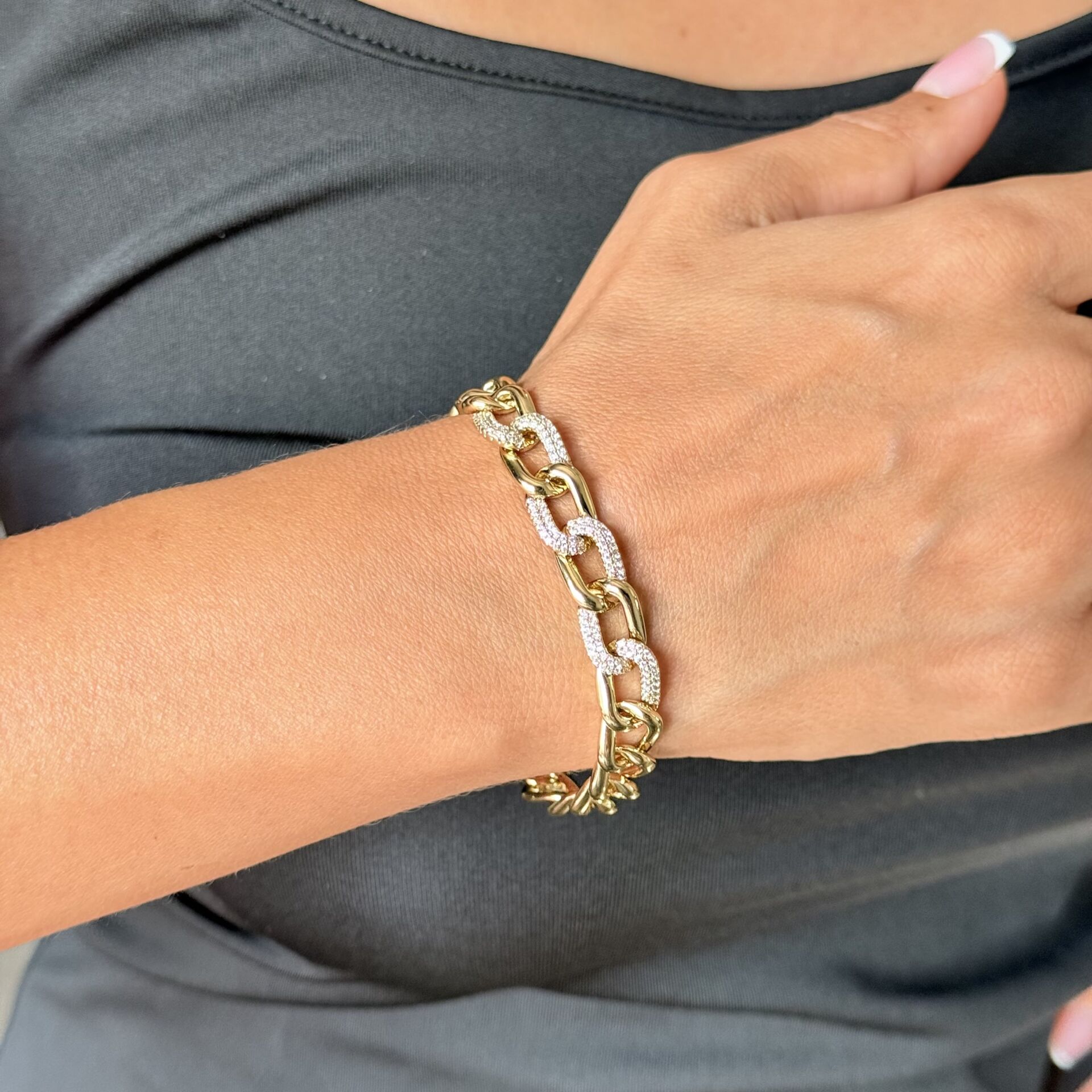 Vip Gurmet Zirkon Taşlı Bileklik Gold