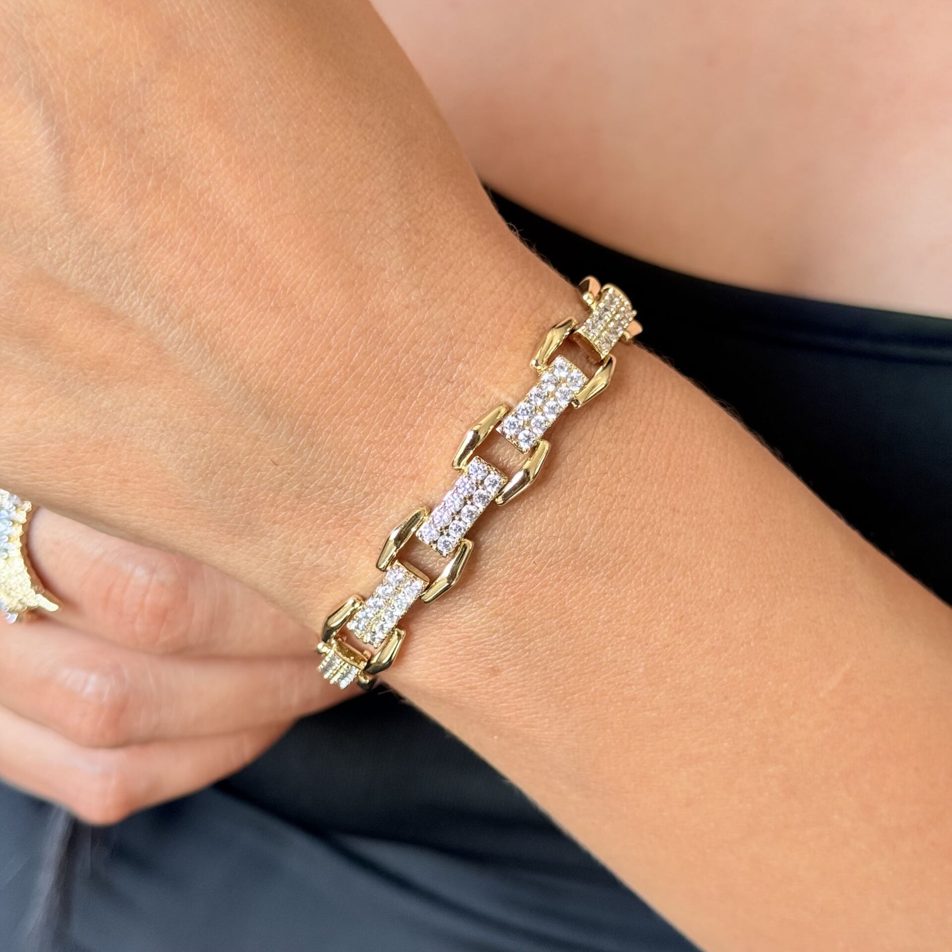 Vip Altıgen Zirkon Taşlı Bileklik Gold