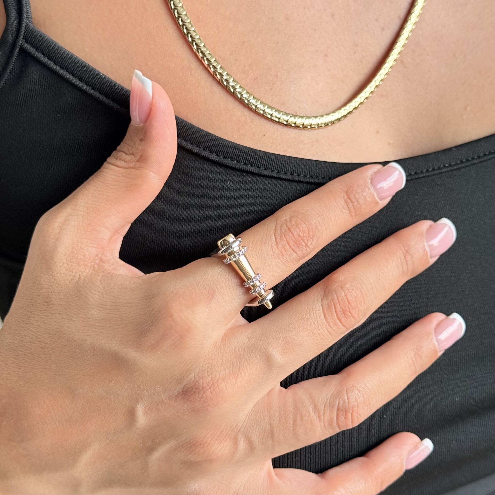 Dişli Model Zirkon Taşlı Yüzük Gold