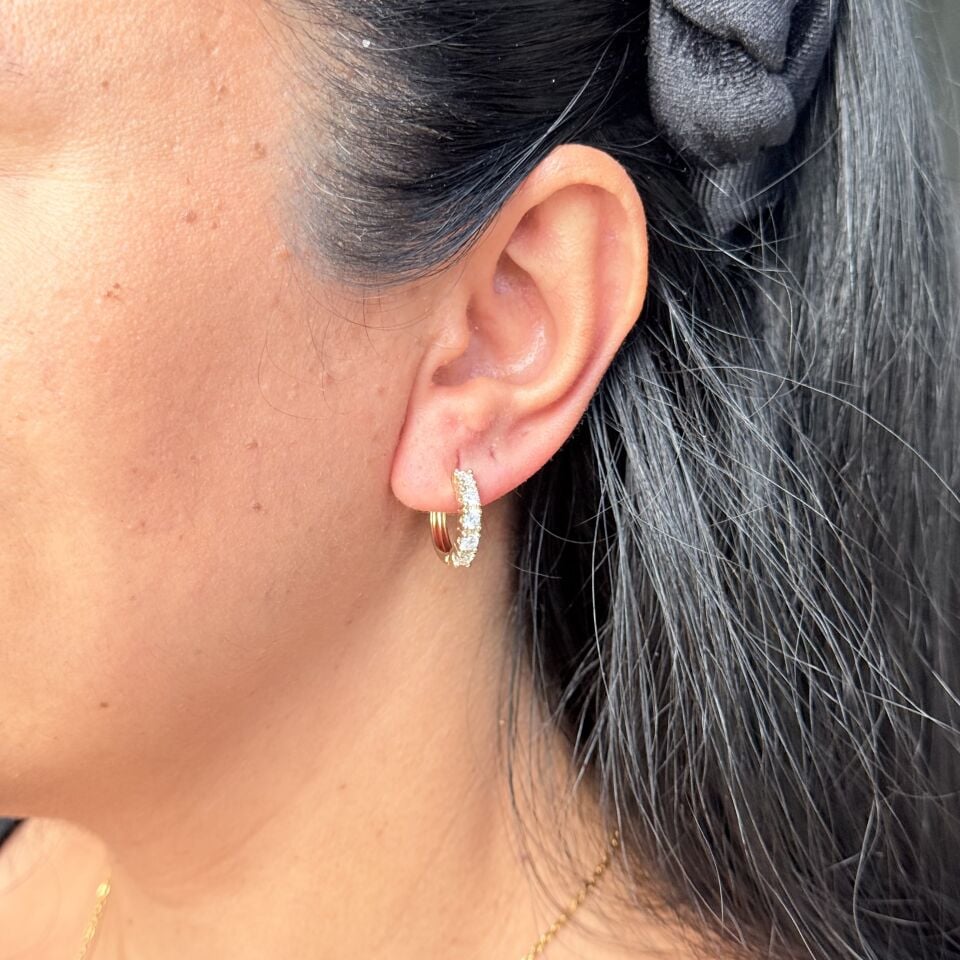 Halka Model Zirkon Taşlı Vip Küpe Gold