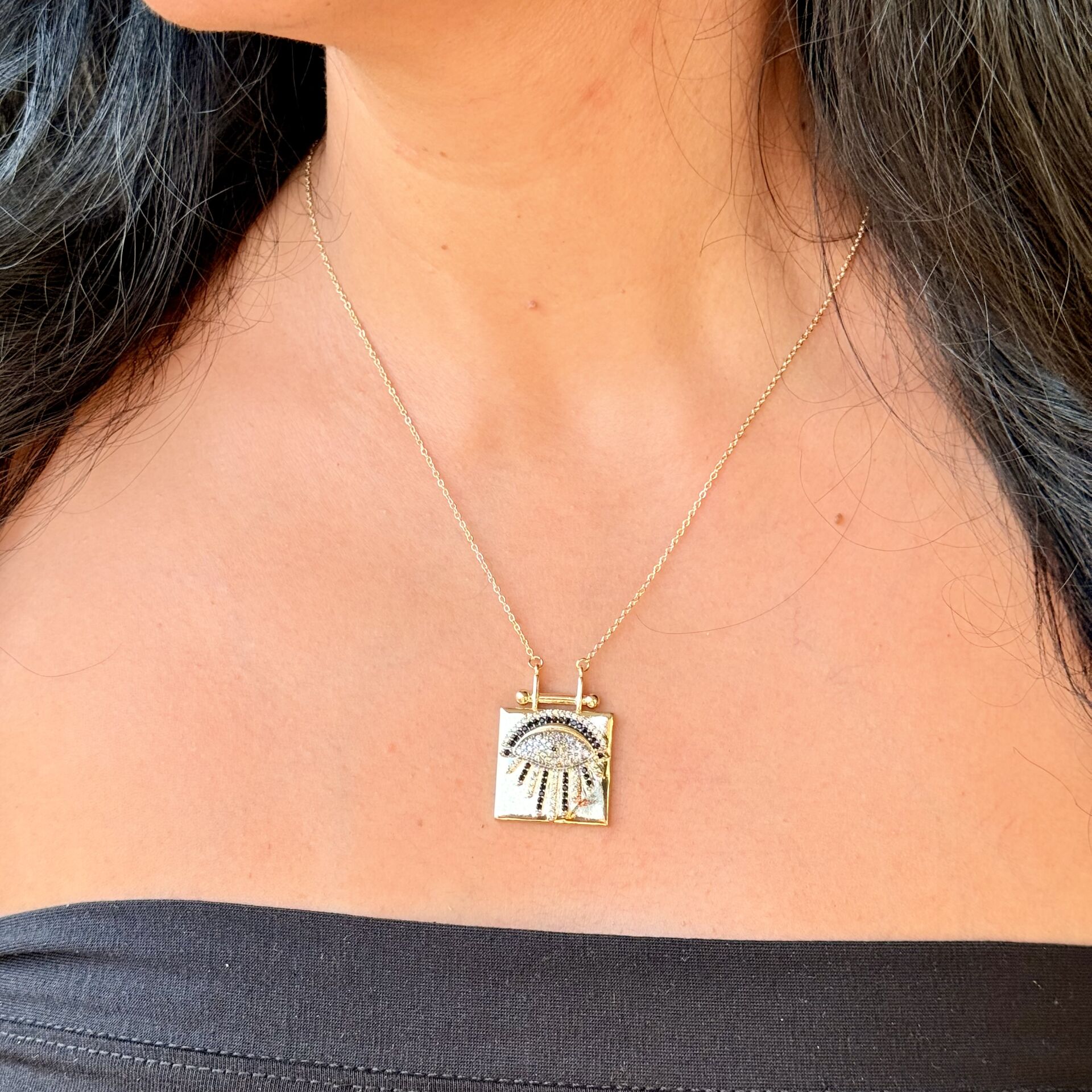 Kare Göz Detay Zirkon Taşlı Kolye Gold