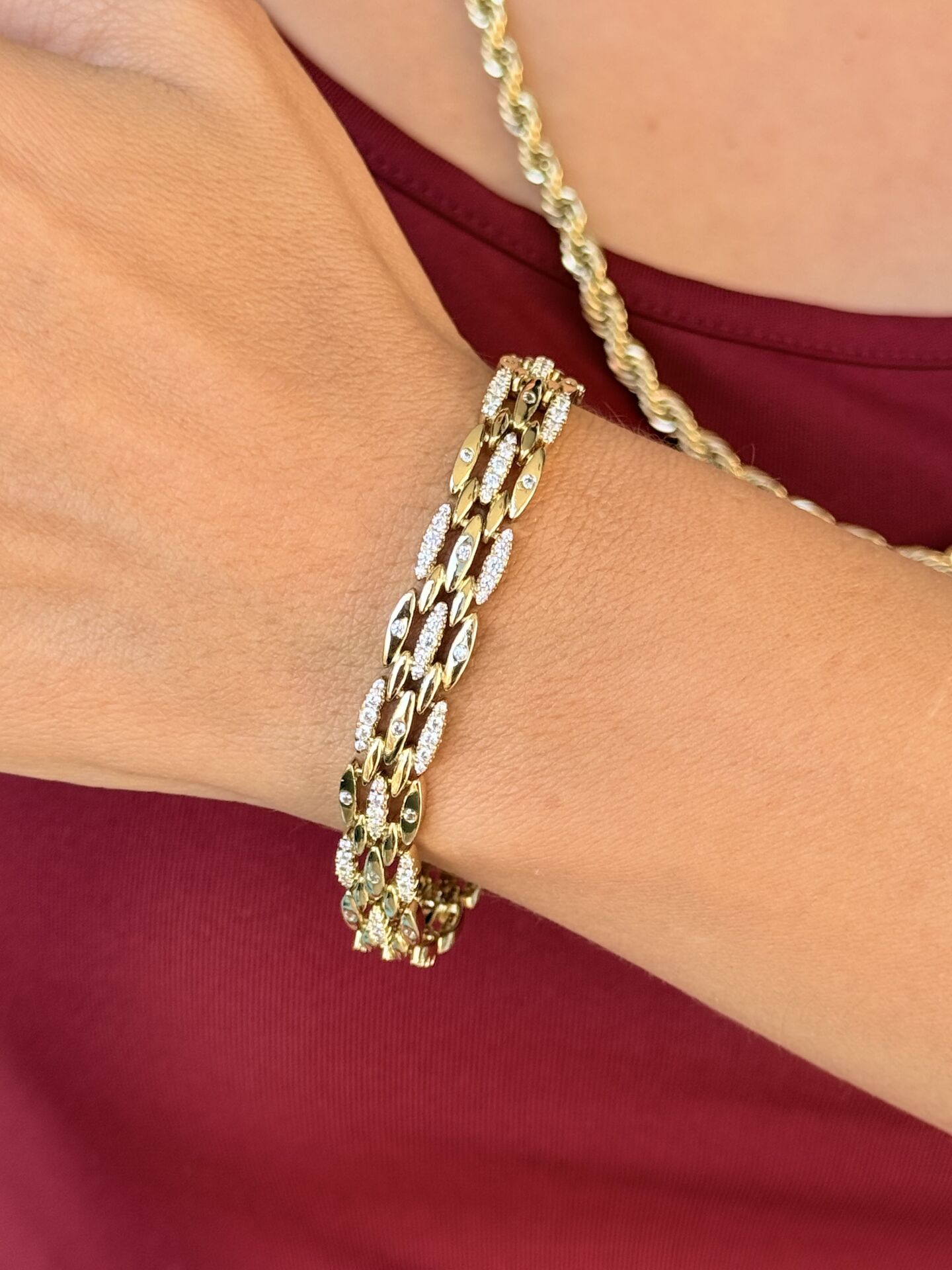 Sıra Zirkon Taşlı Vip Gurmet Bileklik Gold