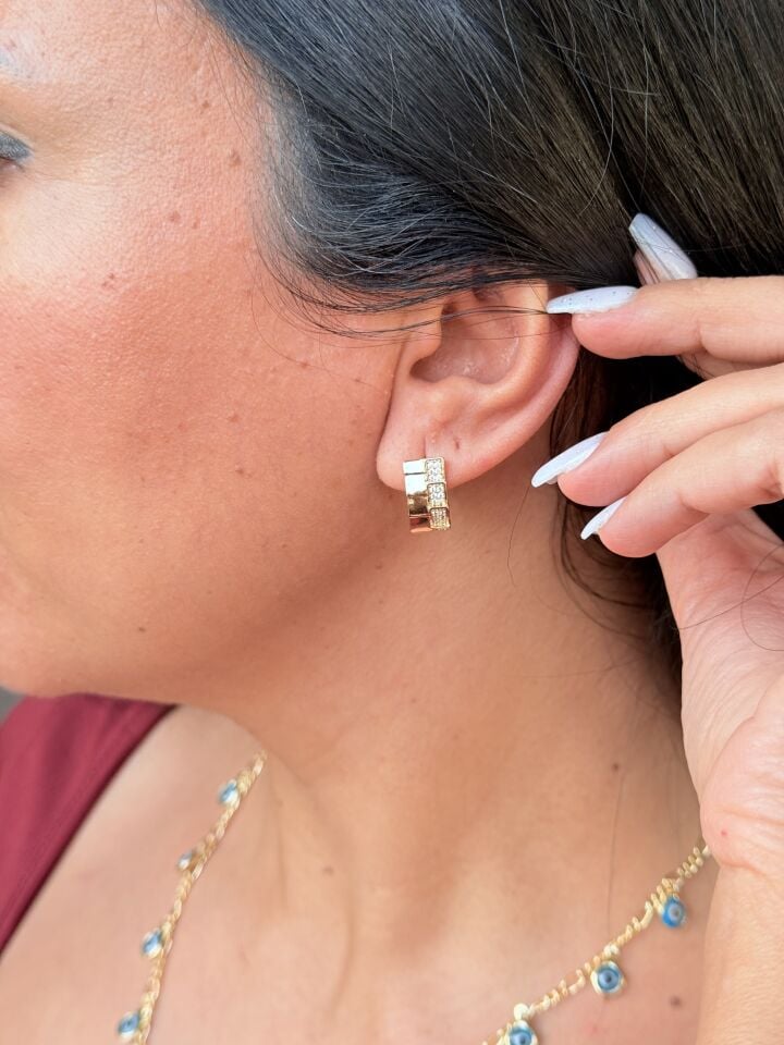 Asimetrik Model Zirkon Taşlı Vip Küpe Gold