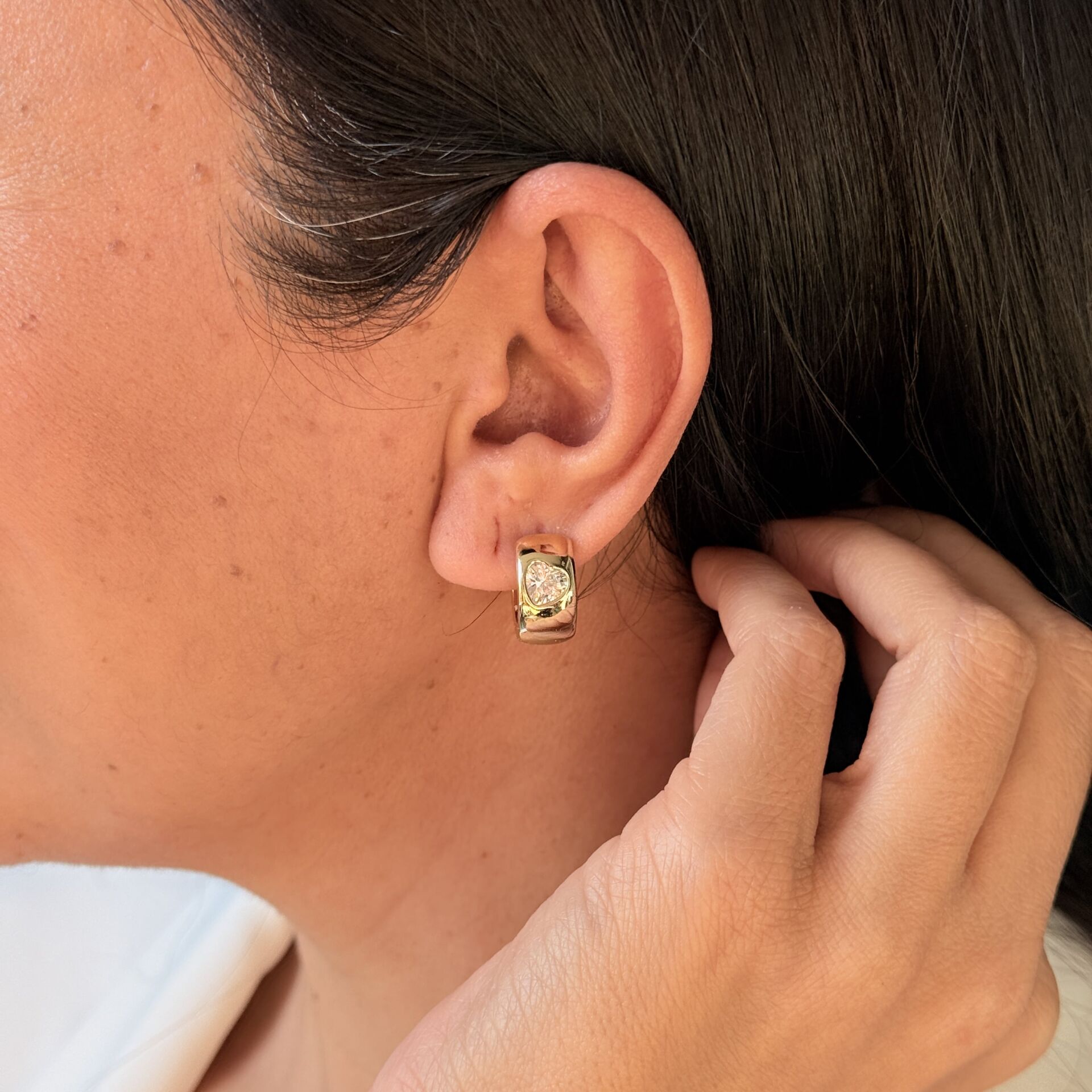 Kalp Detay Zirkon Taşlı Vip Xuping Küpe Gold