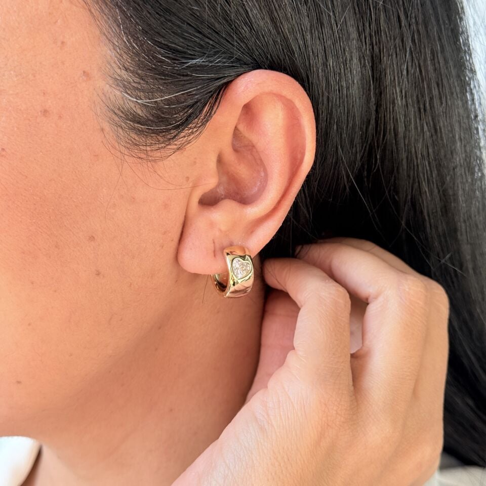 Kalp Detay Zirkon Taşlı Vip Xuping Küpe Gold