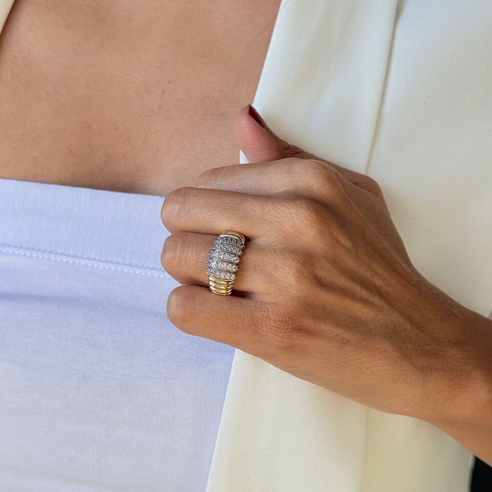 Sıra Zirkon Taşlı Paslanmaz Çelik Yüzük Gold