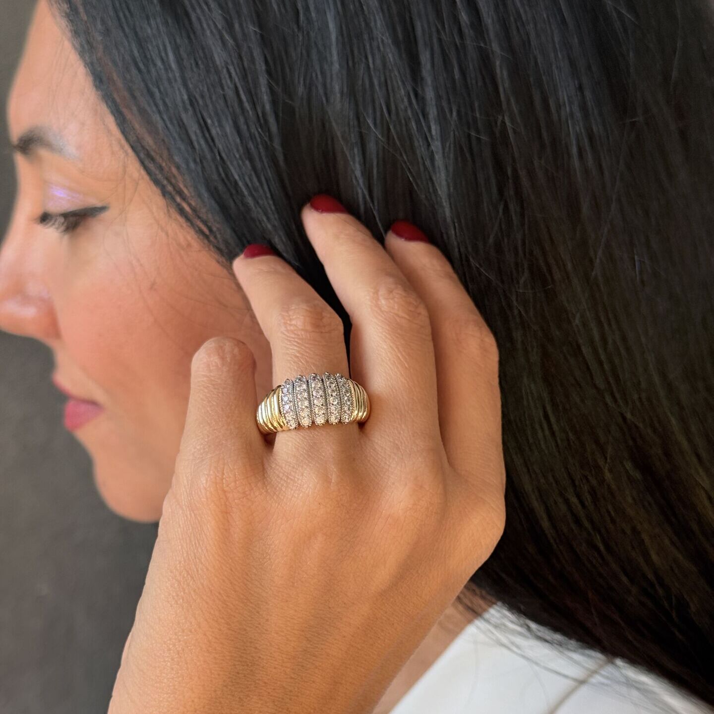 Sıra Zirkon Taşlı Paslanmaz Çelik Yüzük Gold