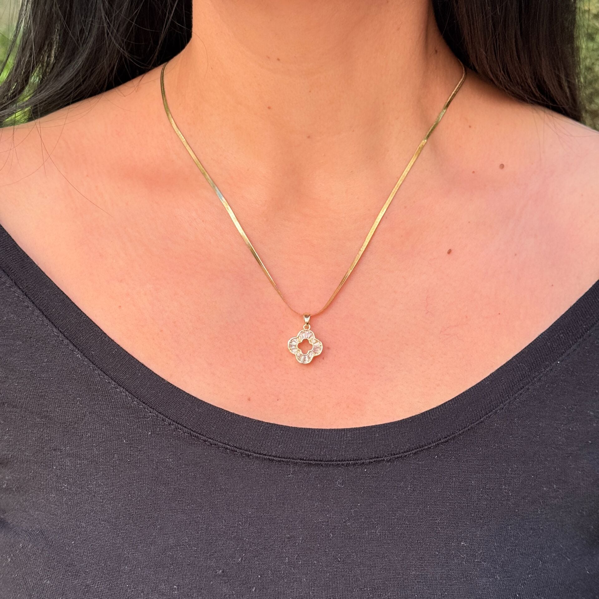 Venüs Yonca Zirkon Taşlı Çelik Kolye Gold